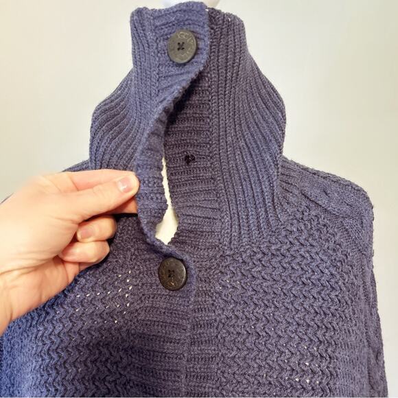 UGG Poncho Shrug Size XS & Small Blue Cable Knit Cape Sweater Missing Button - Picture 7 of 10